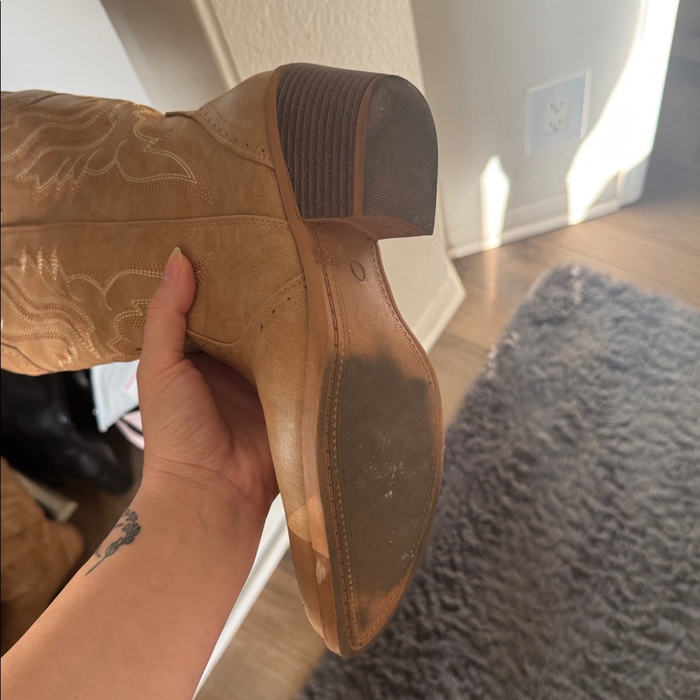 Tan Western-Style Women's Boots - Picture 5 of 6